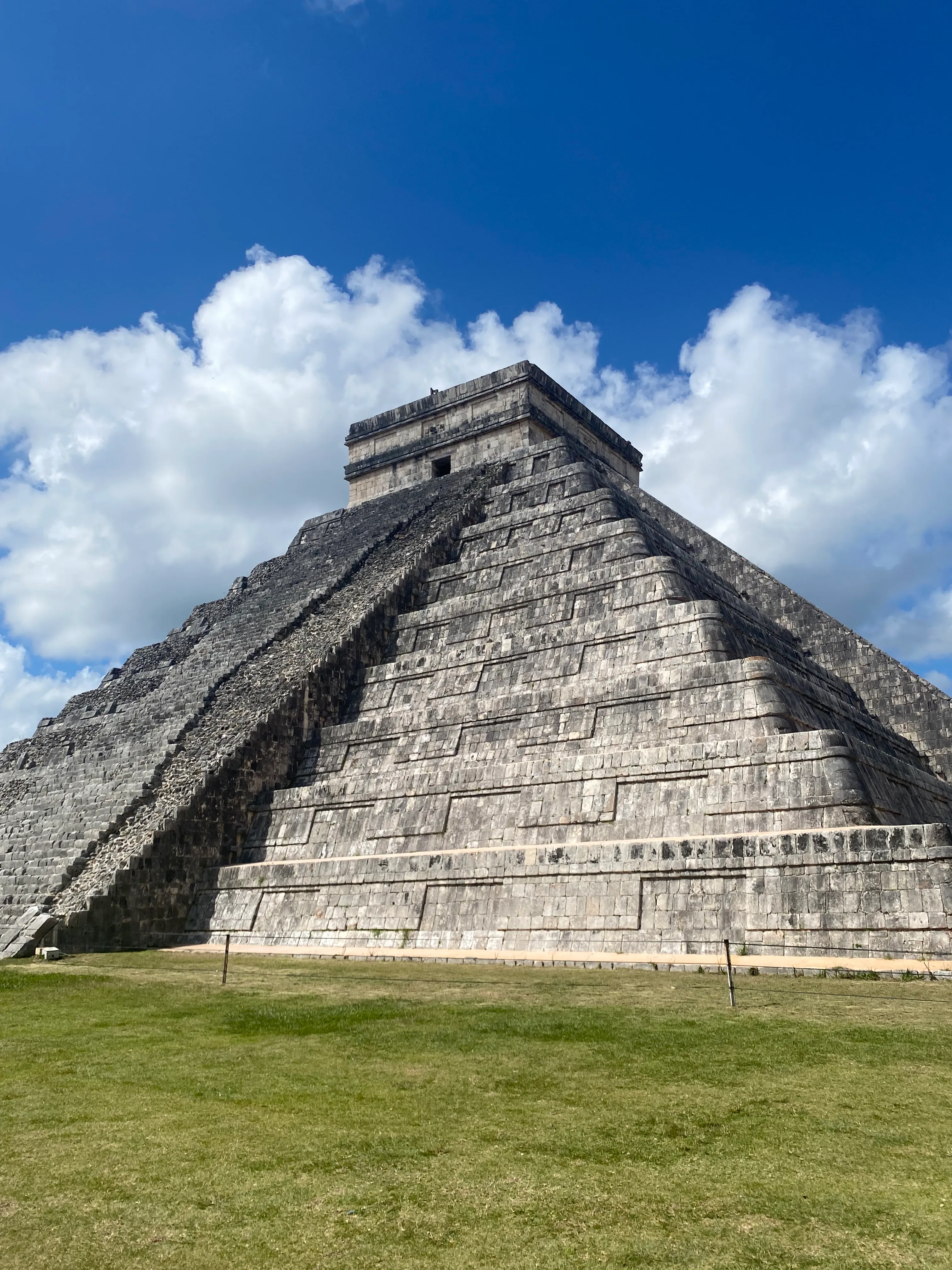 Image of Mayan temple in Chichén Itzá